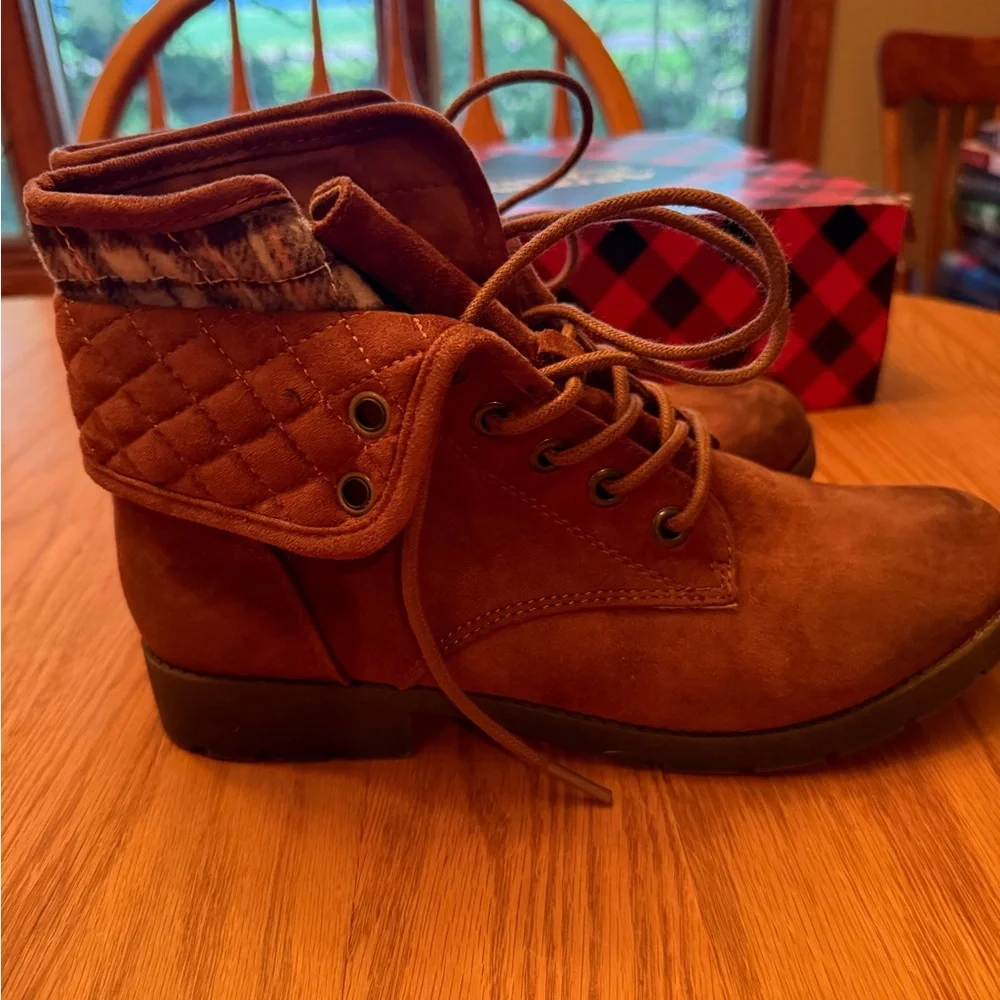 Arizona Women's Brown Boots